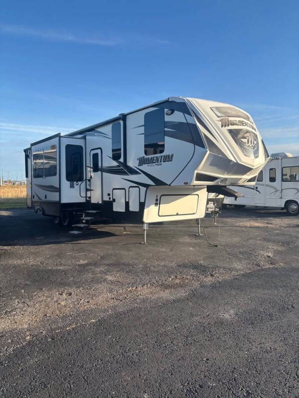 2017 Grand Design RV Momentum