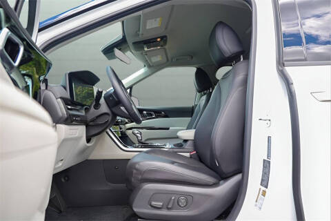 2024 Kia Carnival SX