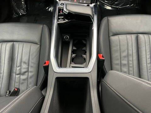 2022 Audi e-tron quattro Premium