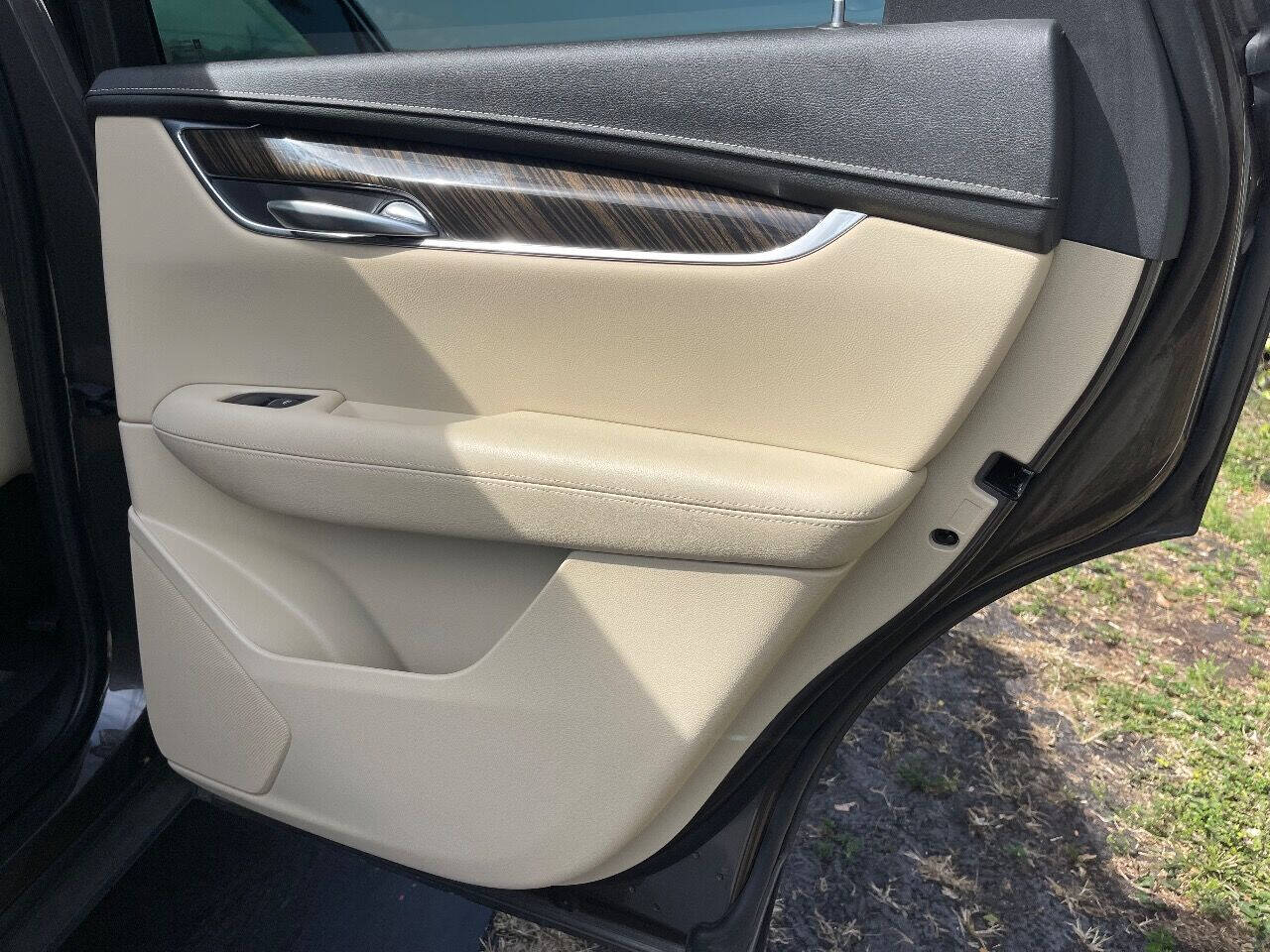 2019 Cadillac XT5  - $23,900