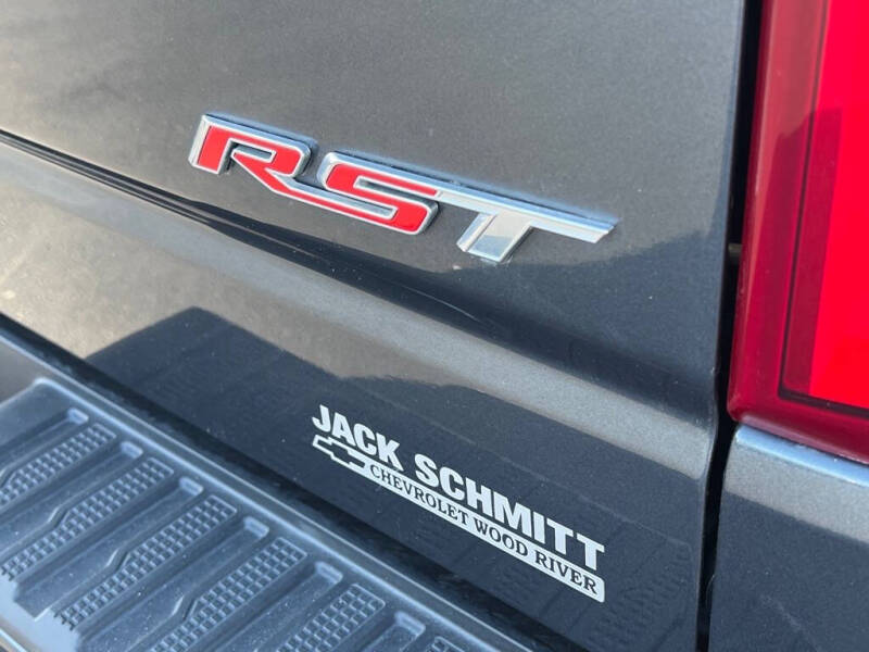 Used 2019 Chevrolet Silverado 1500 RST with VIN 3GCPWDED9KG209123 for sale in Wood River, IL