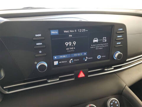 2024 Hyundai Elantra SE