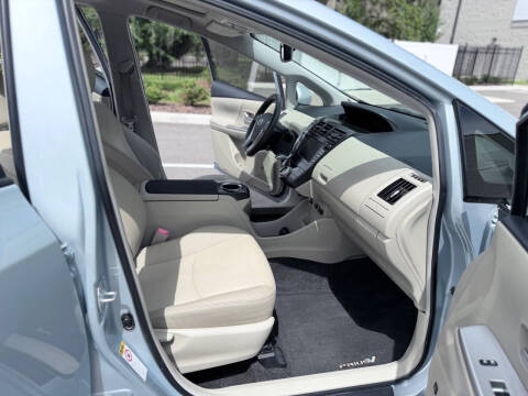 2012 Toyota Prius v Five