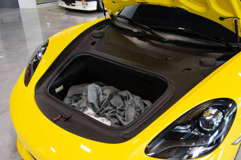 2020 Porsche 718 Cayman