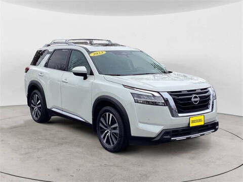 2023 Nissan Pathfinder Platinum
