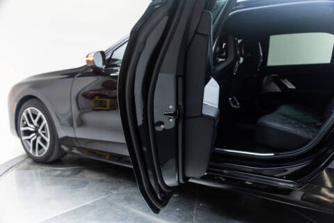 2023 BMW 7 Series 740i