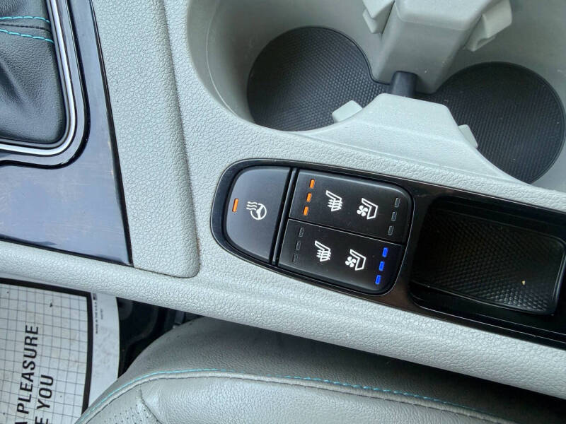2017 Kia Niro Touring
