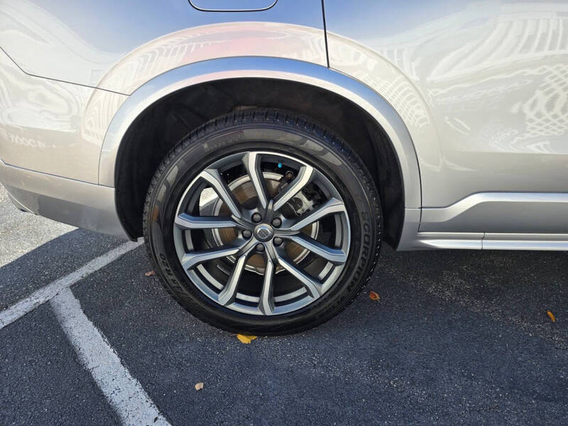 2019 Volvo XC90 T6 Momentum