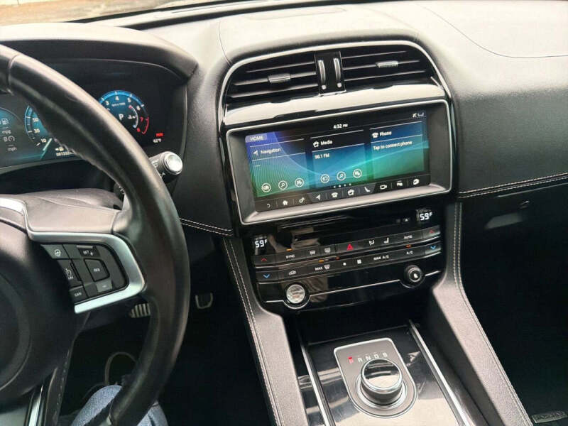 2018 Jaguar F-PACE S