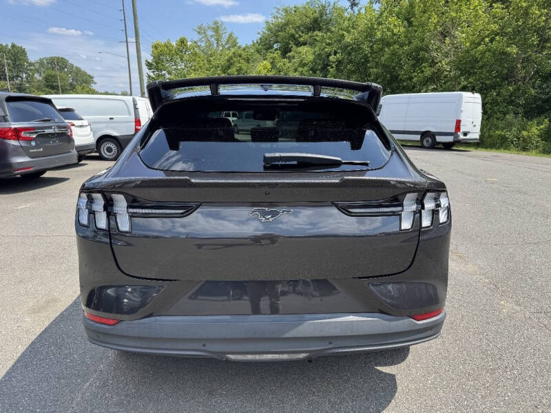 2022 Ford Mustang Mach-E Select