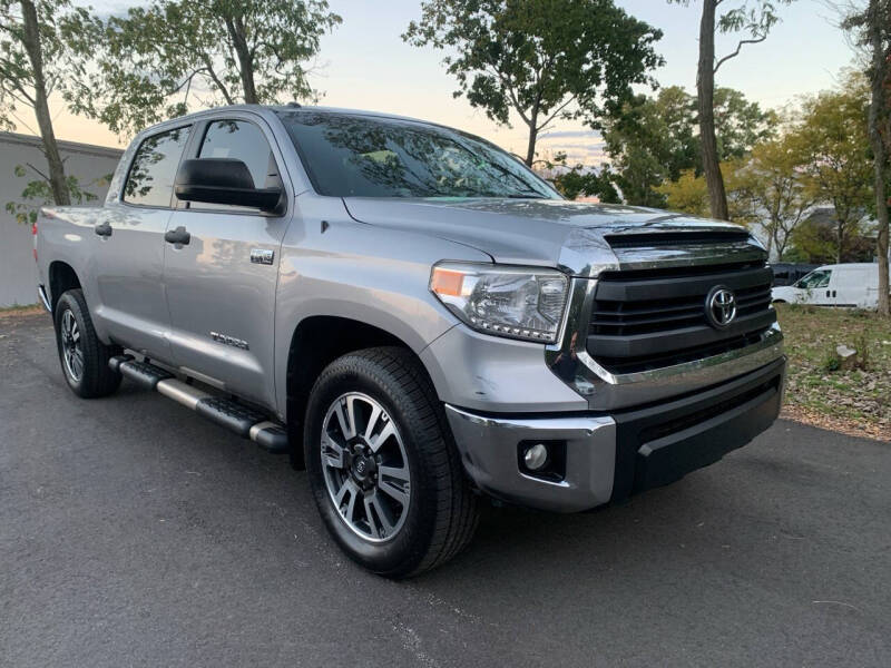 2015 Toyota Tundra null photo 4