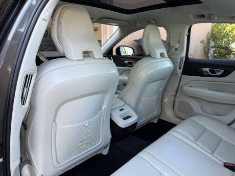 2022 Volvo S60 B5 Momentum