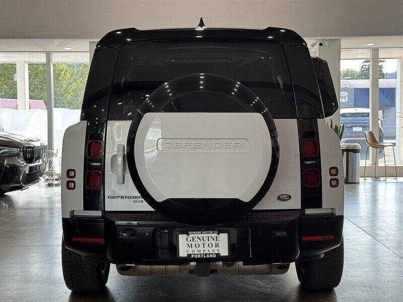 2023 Land Rover Defender 130 X-Dynamic SE