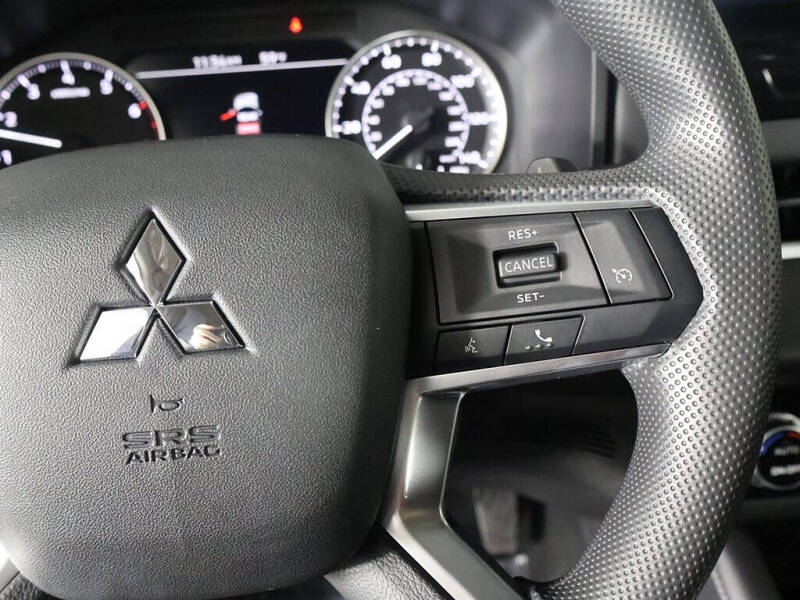 2026 Mitsubishi Outlander ES