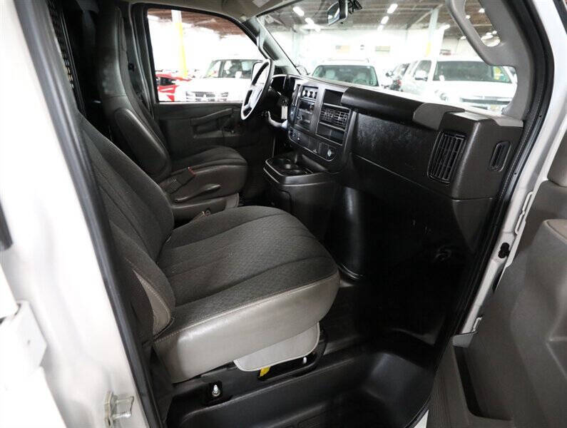 2024 GMC Savana 2500