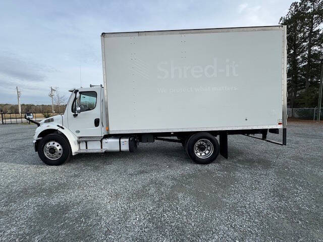 2018 Freightliner M2 106