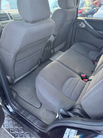 2005 Nissan Pathfinder SE