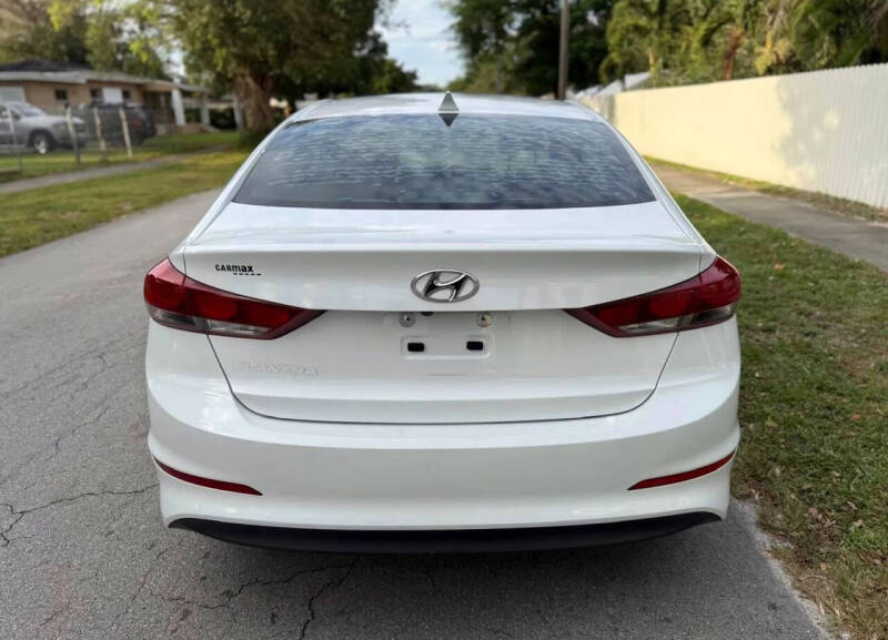 2018 Hyundai Elantra