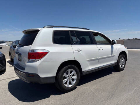 2011 Toyota Highlander SE