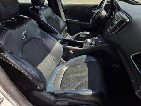 2015 Chrysler 200 S