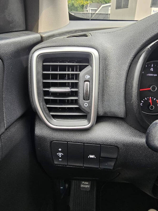 2022 Kia Sportage LX