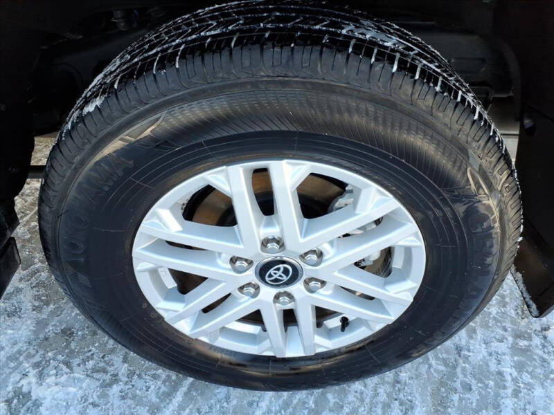 2025 Toyota Sequoia SR5