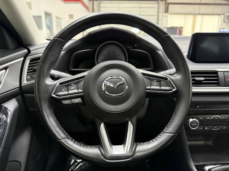 2018 Mazda MAZDA3 Touring