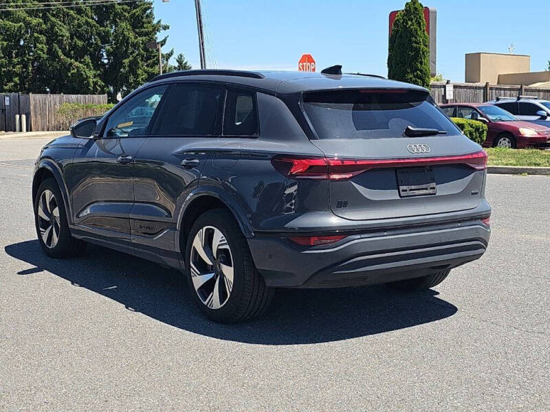 2025 Audi Q6 e-tron quattro Premium Plus