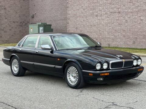 1995 Jaguar XJ-Series for sale at NeoClassics in Willoughby OH
