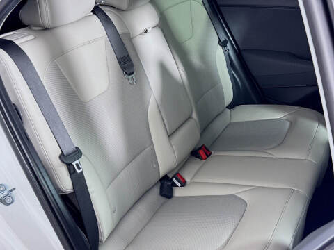 2023 Kia Niro EX Touring