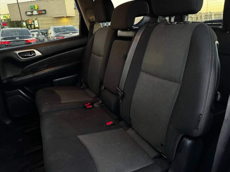 2020 Nissan Pathfinder S