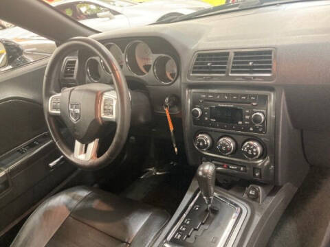 2012 Dodge Challenger SXT