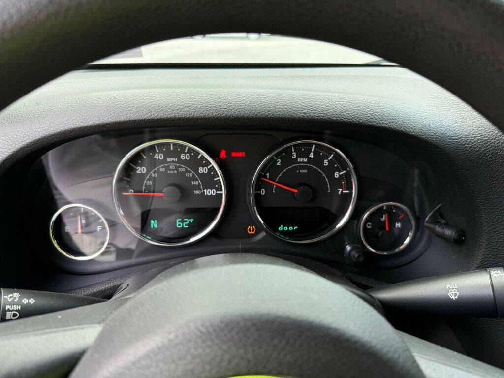 2015 Jeep Wrangler Unlimited 30