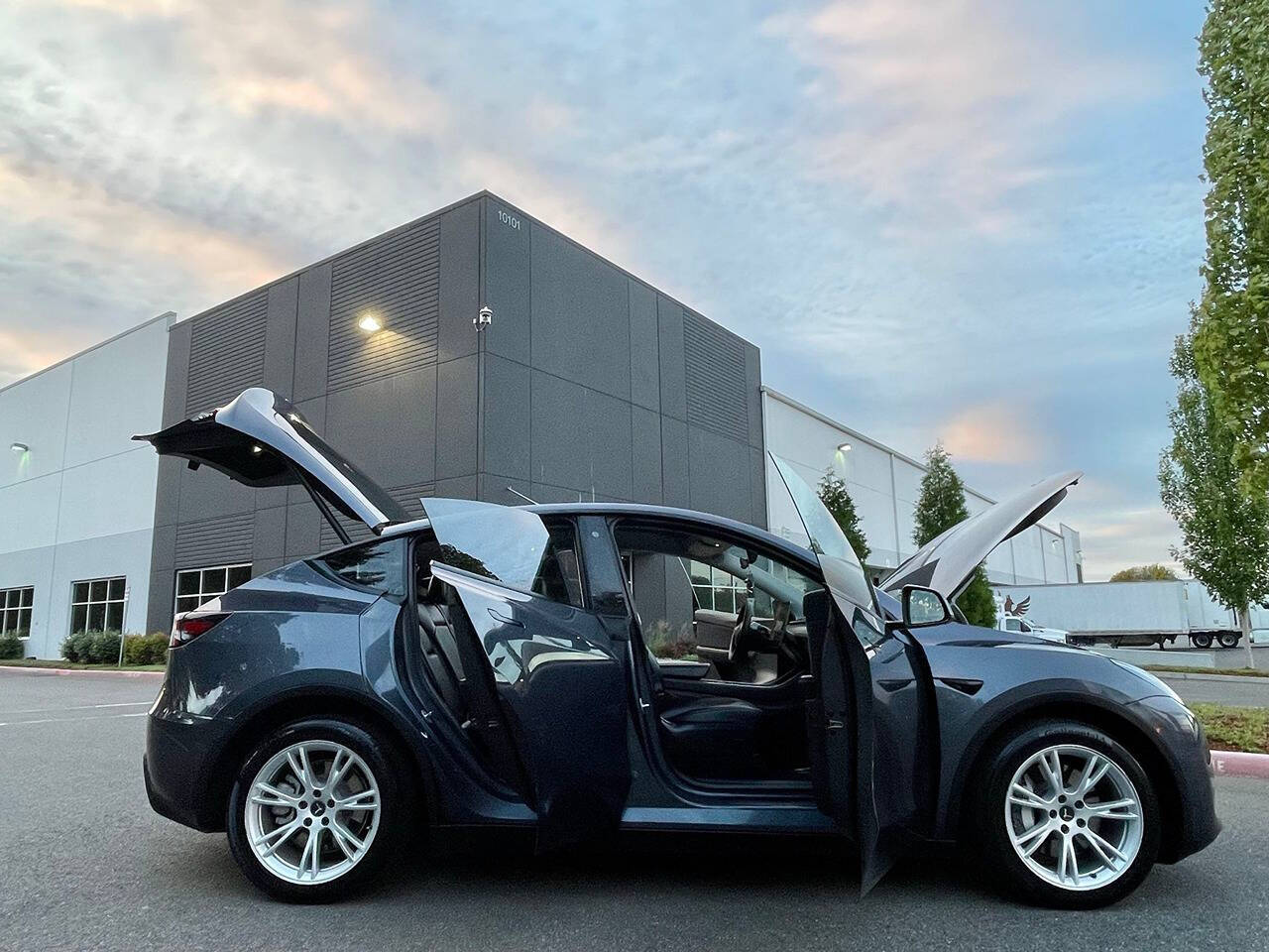 2020 Tesla Model Y for sale at MISHA MASTER MOTORZ LLC in Portland, OR