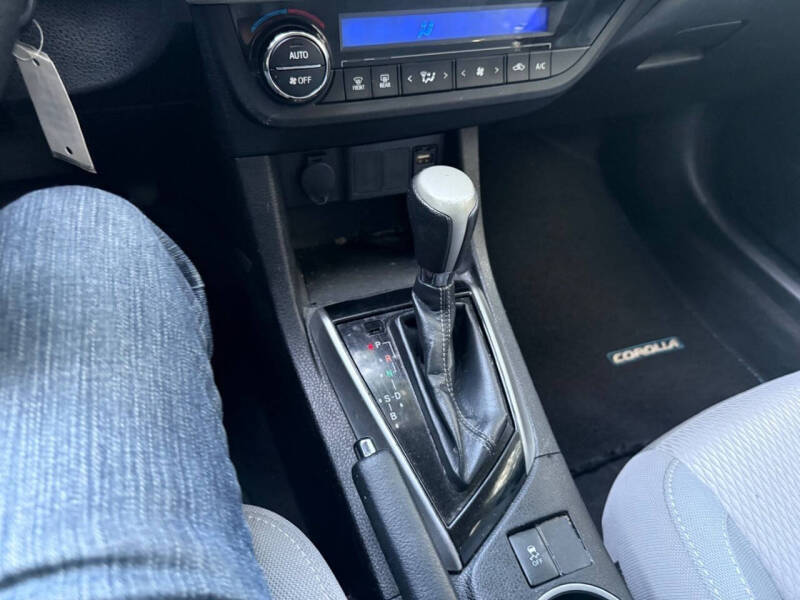 2015 Toyota Corolla LE