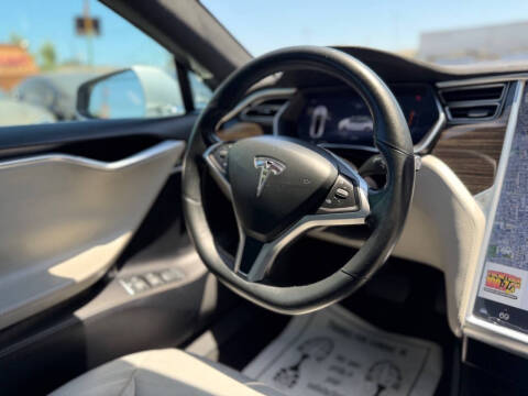 2016 Tesla Model S 90D