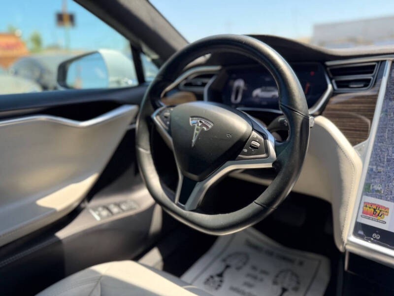 2016 Tesla Model S 90D