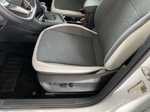 2025 Volkswagen Taos SE