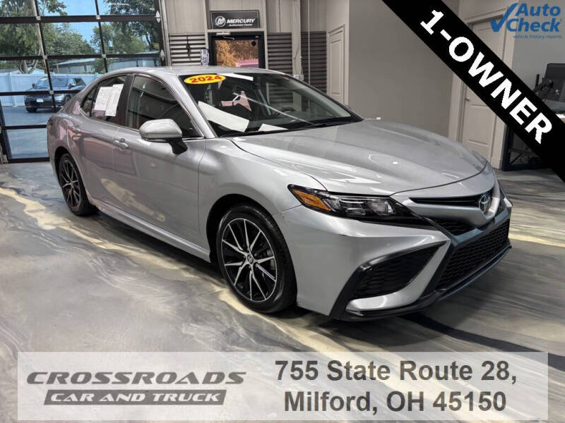 2024 Toyota Camry SE's photo