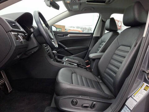 2017 Volkswagen Passat 1.8T SEL Premium