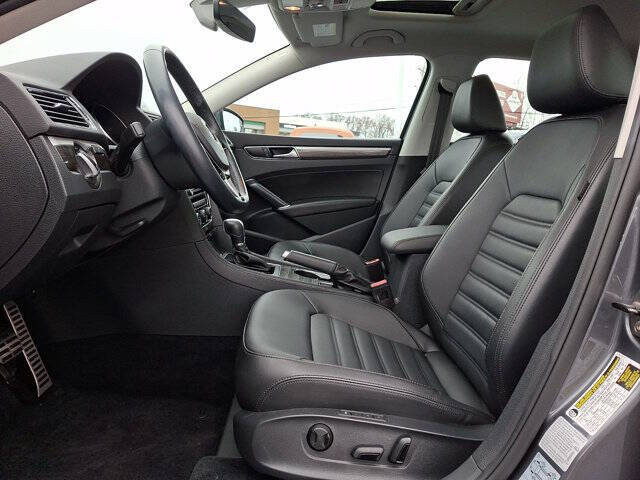 2017 Volkswagen Passat 1.8T SEL Premium