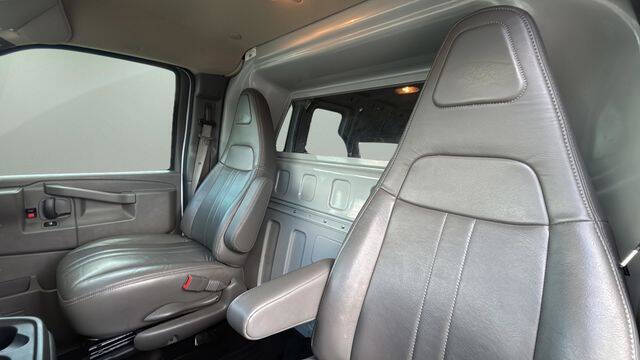 2022 Chevrolet Express 2500