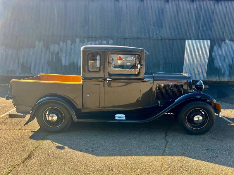 1934 Ford Custom