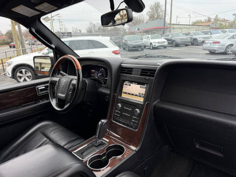 2017 Lincoln Navigator L Select