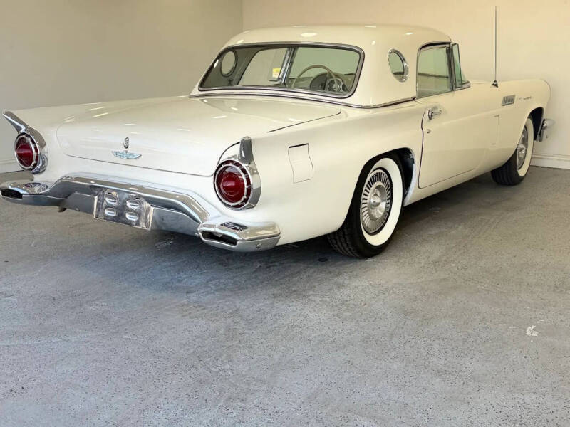 1957 Ford Thunderbird