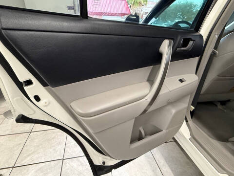 2010 Toyota Highlander SE