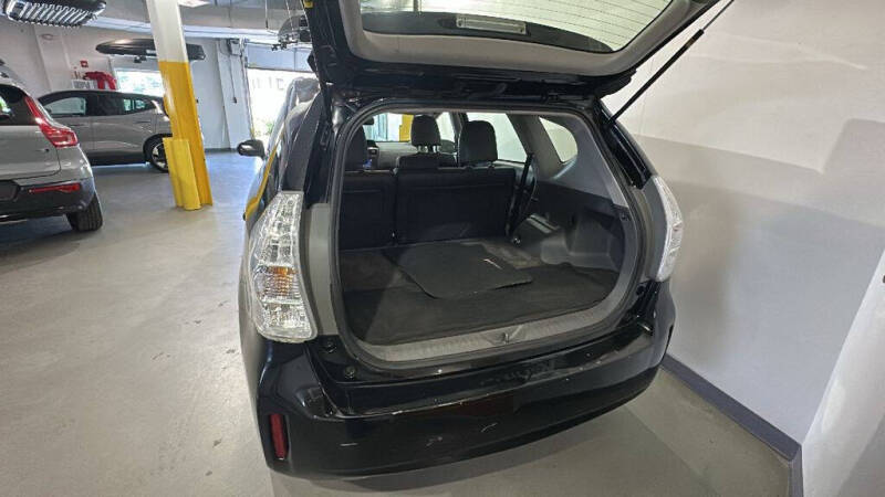 2012 Toyota Prius v Five