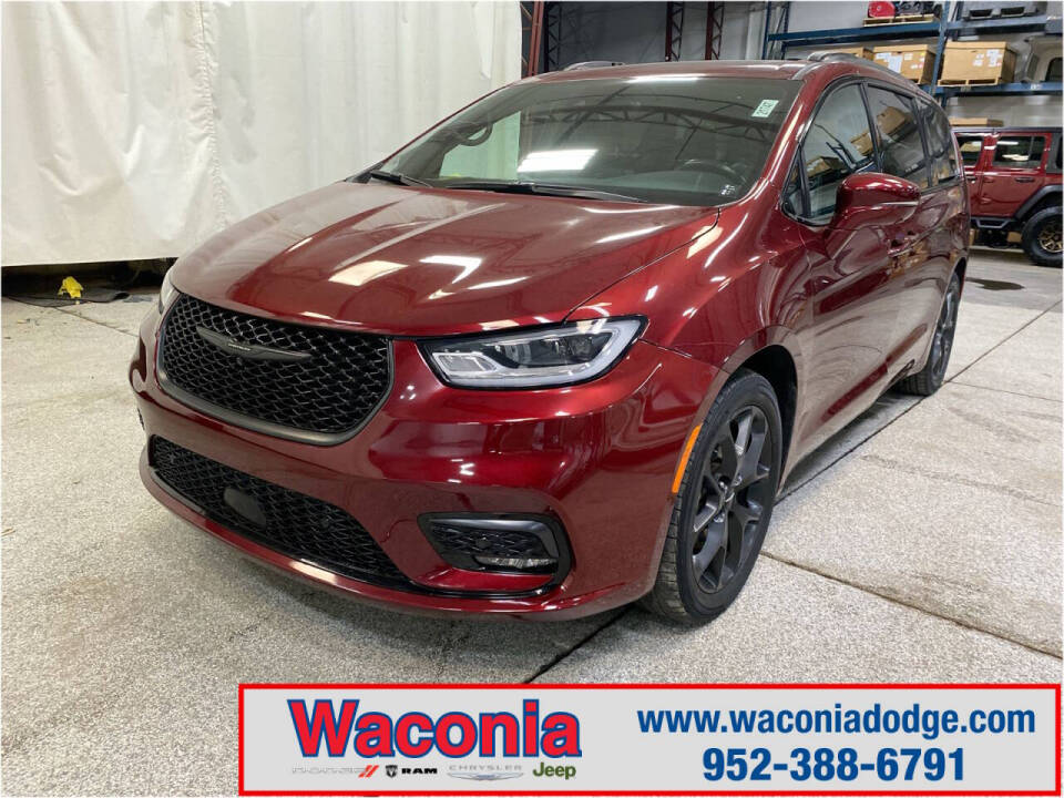 2021 Chrysler Pacifica for sale at Victoria Auto Sales in Victoria, MN