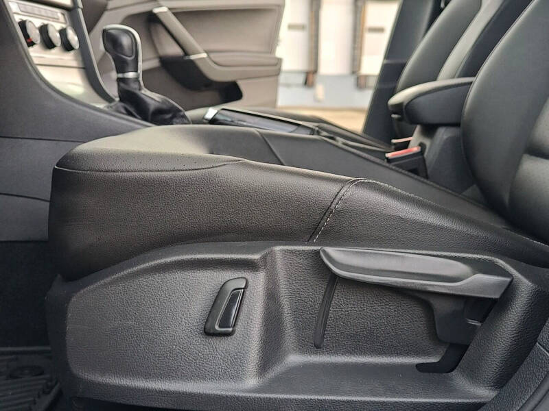 2017 Volkswagen Golf TSI S