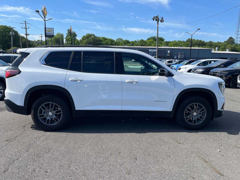 2025 GMC Acadia Elevation